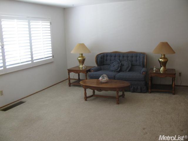 733 S Cresent Ave, Lodi, CA 95240 photo 8