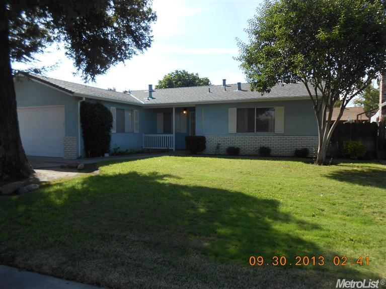 417 Donegal Dr, Modesto, CA 95354 photo 2