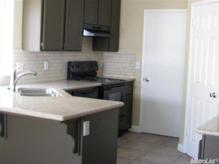 2405 Walnut Grove Way, Modesto, CA 95355 photo 2