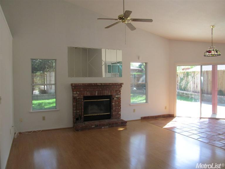 839 Driscol Dr, Galt, CA 95632 photo 3