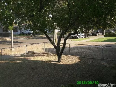 120 Calaveras, Modesto, CA 95354 photo 3