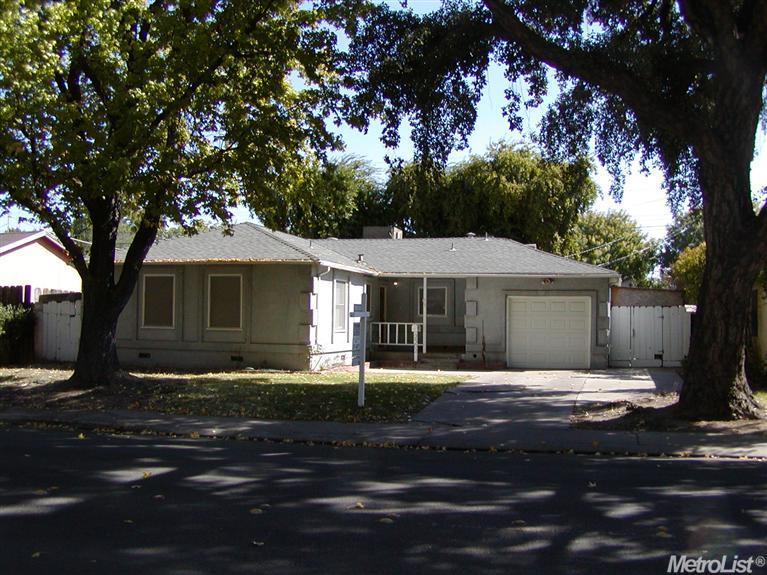 2302 Rivera Dr, Modesto, CA 95350 photo 1