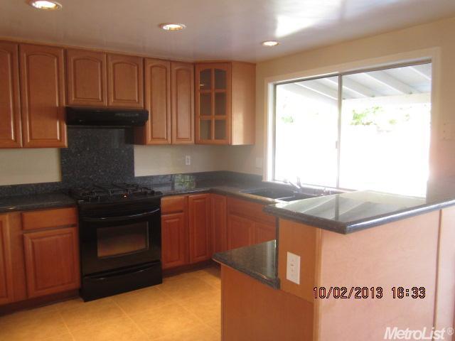 1052 Sonora Ave, Manteca, CA 95337 photo 5