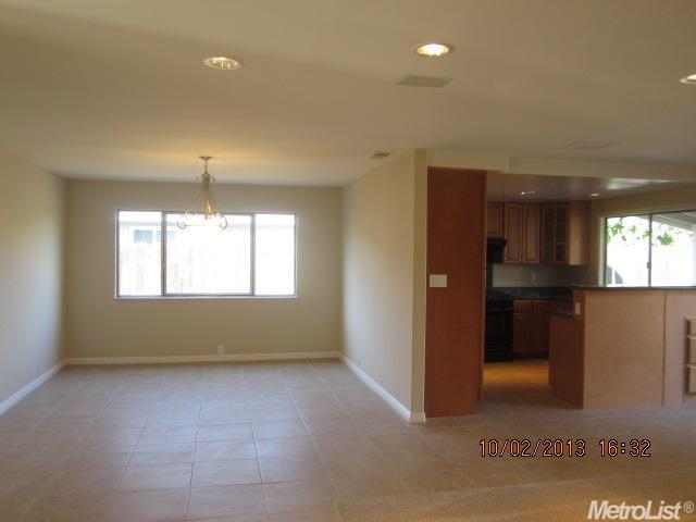 1052 Sonora Ave, Manteca, CA 95337 photo 3