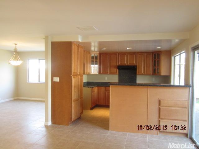 1052 Sonora Ave, Manteca, CA 95337 photo 4