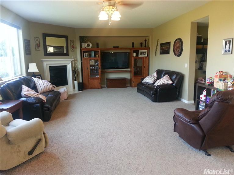 1127 Lucio St, Manteca, CA 95336 photo 2