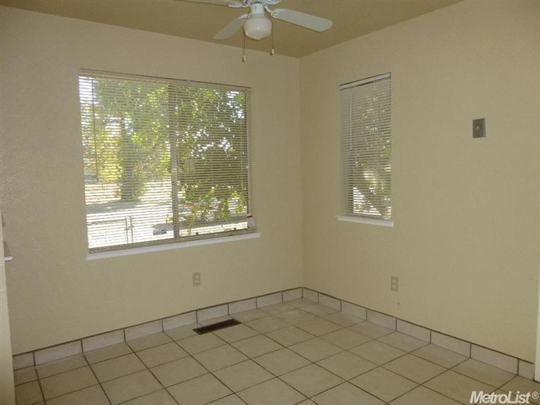 201 Locust St, Modesto, CA 95351 photo 6