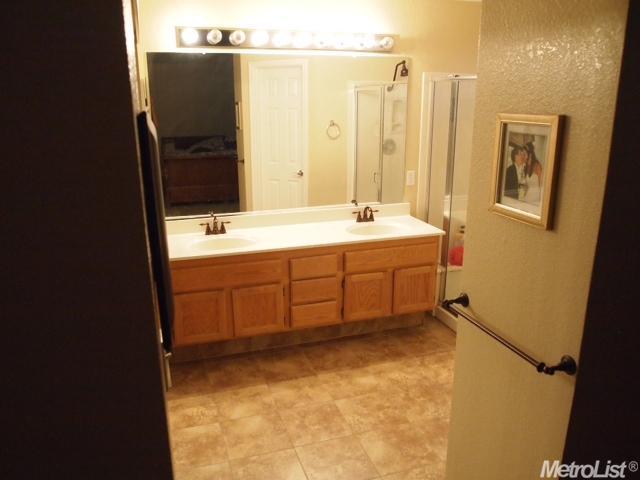 991 Pope Ct, Ripon, CA 95366 photo 9