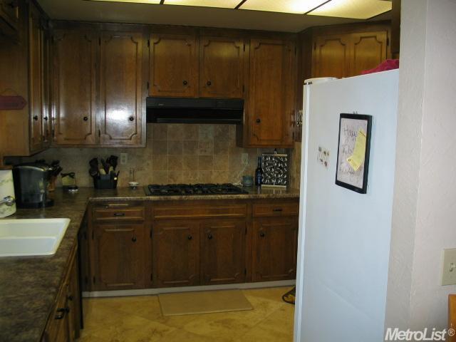 365 Hanover Ave, Turlock, CA 95382 photo 2