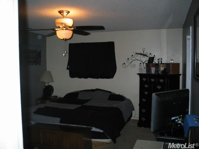 365 Hanover Ave, Turlock, CA 95382 photo 8