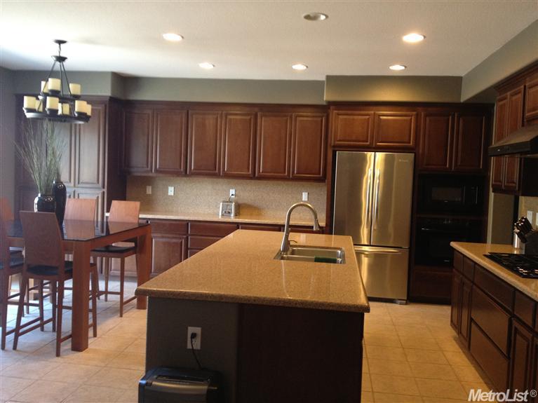 203 Abelia, Patterson, CA 95363 photo 2