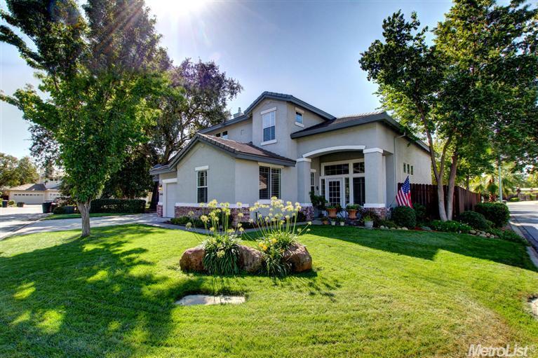 3545 Denfield Ln, Carmichael, CA 95608 photo 1
