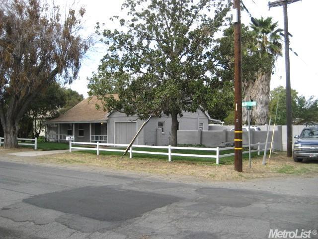 713 Elm Ave, Modesto, CA 95351 photo 2
