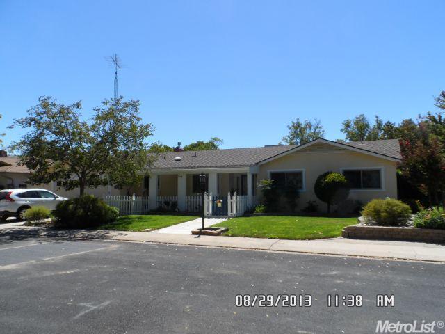 608 Roxbury, Modesto, CA 95350 photo 2
