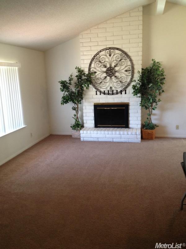 177 W Donna Dr, Merced, CA 95348 photo 4