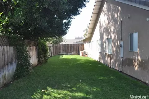 1750 Smith Dr, Turlock, CA 95382 photo 23