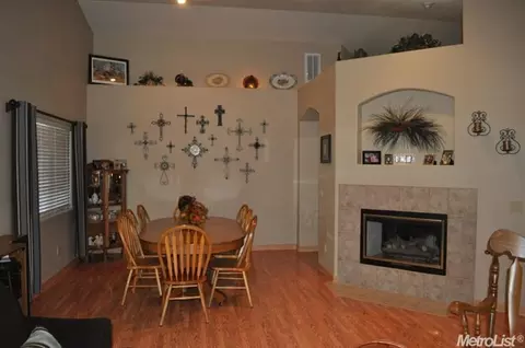 1750 Smith Dr, Turlock, CA 95382 photo 4