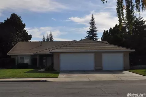 1750 Smith Dr, Turlock, CA 95382 photo 2