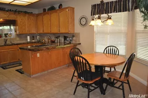 1750 Smith Dr, Turlock, CA 95382 photo 10