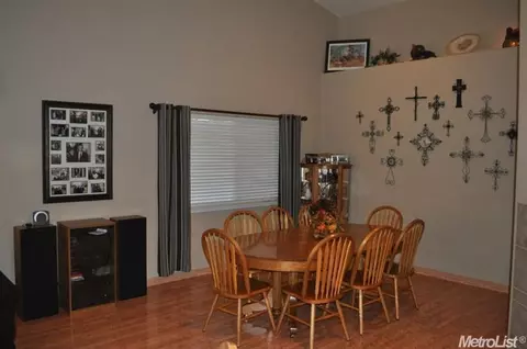 1750 Smith Dr, Turlock, CA 95382 photo 5