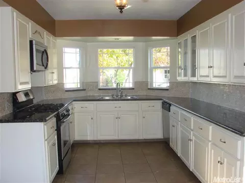 332 Watson St, Lodi, CA 95240 photo 9