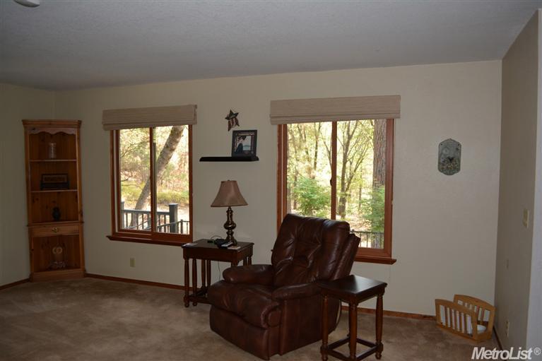 4961 Lakeside Dr, Placerville, CA 95667 photo 8