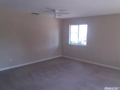 1219 Kestrel Dr, Patterson, CA 95363 photo 5