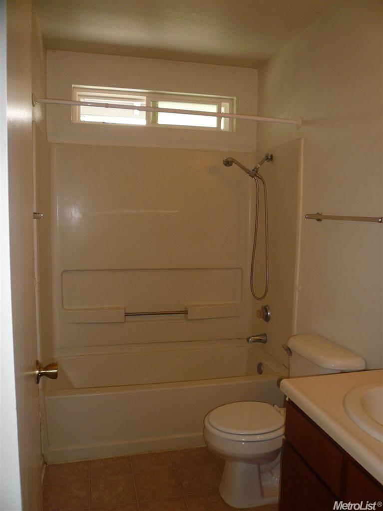 35 E Main St, Winters, CA 95694 photo 6