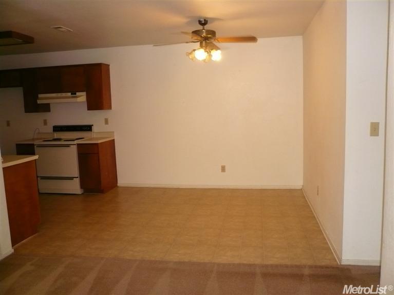 35 E Main St, Winters, CA 95694 photo 4