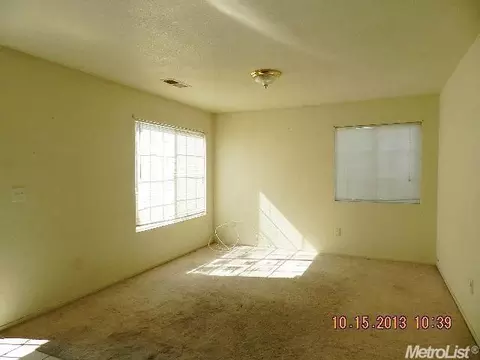 39 El Verano St, Merced, CA 95341 photo 3