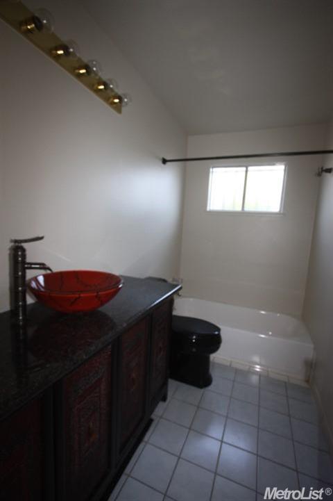 1709 Darwin, Ceres, CA 95307 photo 12