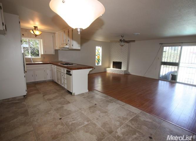 1709 Darwin, Ceres, CA 95307 photo 5