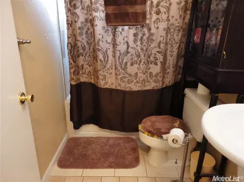 1524 Grape, Modesto, CA 95350 photo 6