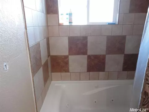 1524 Grape, Modesto, CA 95350 photo 4