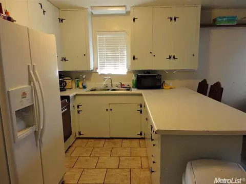 1524 Grape, Modesto, CA 95350 photo 5