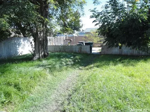 1524 Grape, Modesto, CA 95350 photo 9