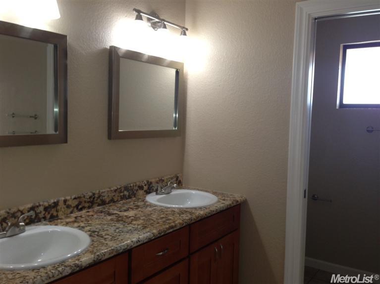 644 Chatsworth Ct, Manteca, CA 95336 photo 4