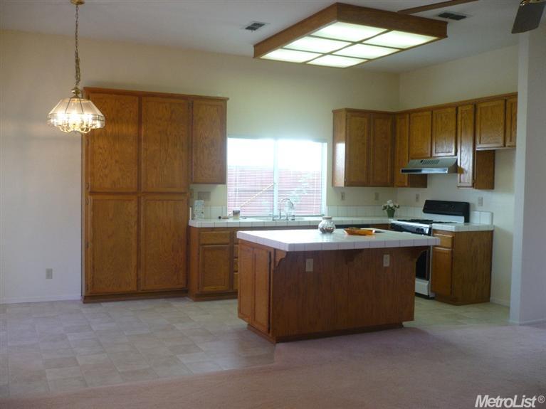 8125 Greenock Way, Antelope, CA 95843 photo 4