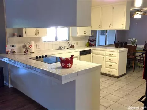 605 E Rumble Rd, Modesto, CA 95350 photo 9