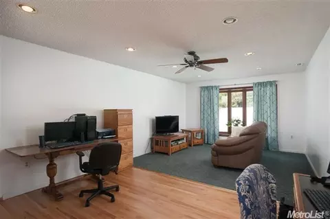 5441 Arden Way, Carmichael, CA 95608 photo 2
