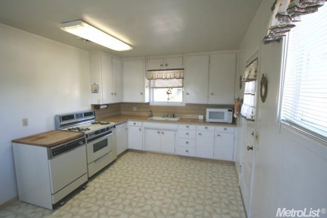1884 Rainbow Ln, Modesto, CA 95351 photo 3