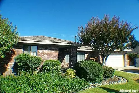 919 Tara Pl, Lodi, CA 95240 photo 1