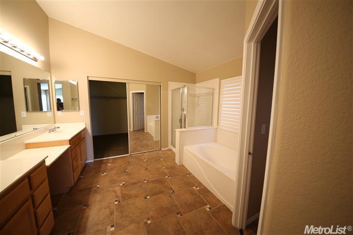 13600 Onyx Ct, Lathrop, CA 95330 photo 13