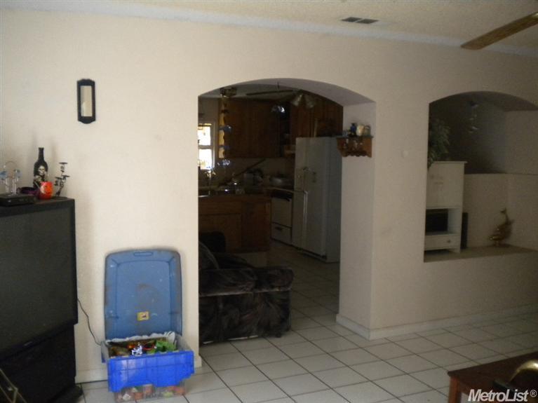 230 W 13th St, Merced, CA 95341 photo 2