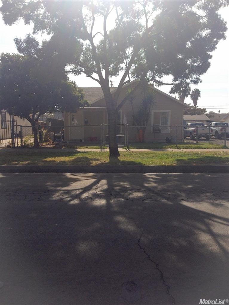 230 W 13th St, Merced, CA 95341 photo 1