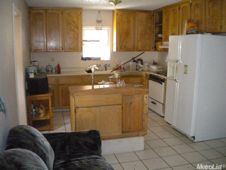 230 W 13th St, Merced, CA 95341 photo 4