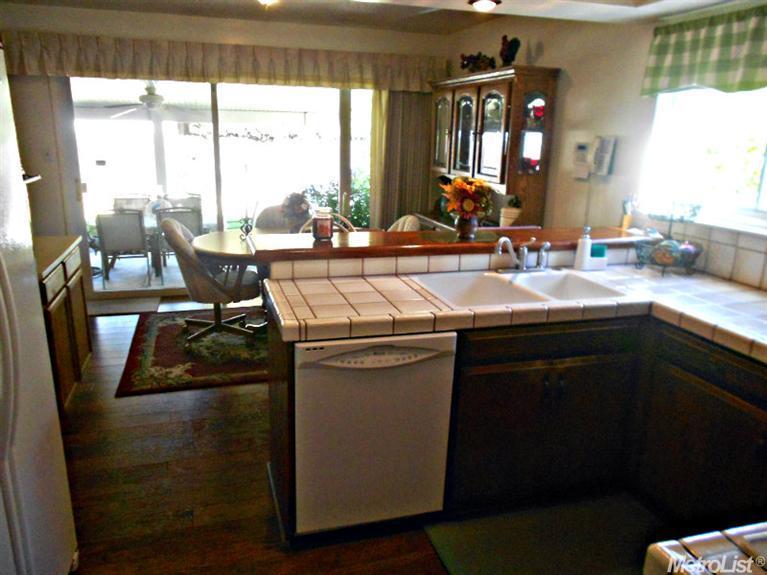 6355 Madison Ave, Carmichael, CA 95608 photo 3