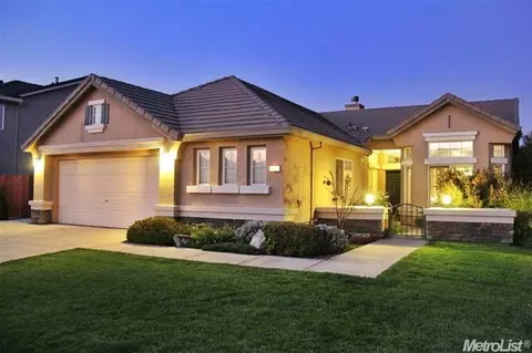 596 Appenzel Ln, Manteca, CA 95337 photo 2