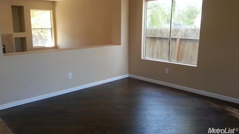 1046 Curlew, Patterson, CA 95363 photo 2