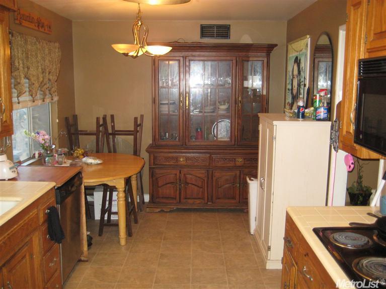 1525 Ronald Ave, Modesto, CA 95350 photo 2